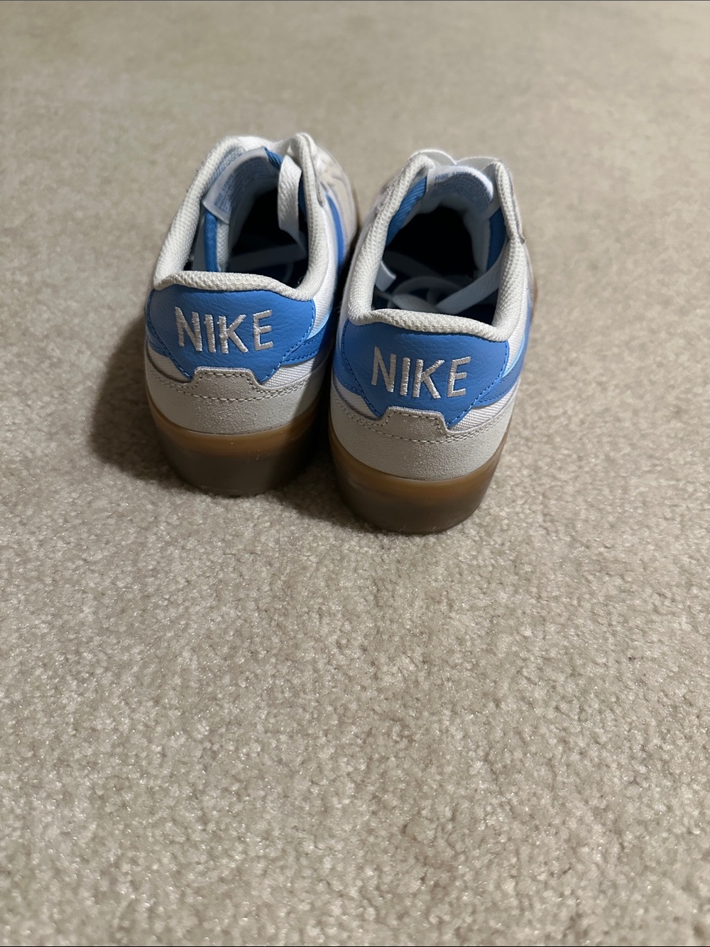 Nike White and Blue Sneakers with Gum Sole - Picture 6 of 8